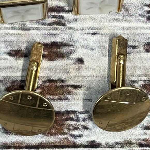 Vintage Set of 4 Mens Cufflinks Antique Cars Circles Mother of Pearl Gold Silver - Picture 8 of 10